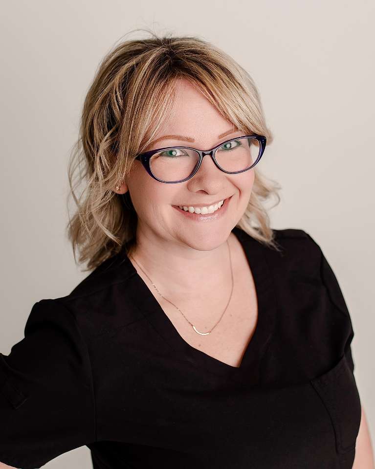headshot of jeana | dentist cookeville
